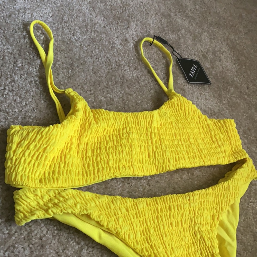 Bathing suit set - Picture 2 of 2